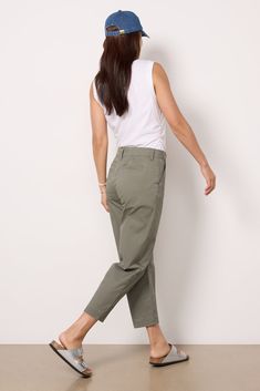 An instant favorite for work-to-weekend wear, these EVEREVE chino pants are crafted in soft stretch twill fabric and feature a tapered leg, high-rise fit, and side slant pockets. You'll love them paired with a polished button-down or a tank and sandals. | EVEREVE Women's Cassie Chino Pants, Size 25, Green Brand Style Guide, Fashion 101, Chino Pants, Weekend Wear, Fall Shopping, Tee Dress, Twill Fabric, Work Fashion, Chinos Pants