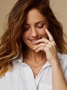 Jewelry Model Poses Business, Empowered Women Photography, Jewelery Shoot Model, Jewelry Model Poses Necklace, Minimalist 14k Gold-filled Lariat Necklace, Boudiour Jewelry, Personal Branding Inspiration, Suede Cleaner, Elephant Necklace Gold