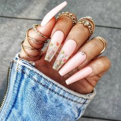 Press On Nails Pink, Light Pink Nails, Room Studio, Nail Room, Nail Pictures, Nail Remover, Nails Set, Glitter Flowers, Jelly Nails