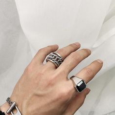 Men recommend size (7-8-9-10)Girls recommend size (6-7) Type: AccessoriesMaterial: Titanium steel Chain Ring Gold, Grey Contacts, Three Rings, Ring Men, Contact Lenses Colored, Chain Ring, Handmade Silver, Ring Shopping, Gold Rings