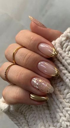 Bridesmaids Nails, Valentine Nails, Oval Nails, New Year's Nails, Short Acrylic Nails, Nail Arts, French Tip Nails, Gold Nails, Nail Accessories