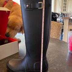 Nwt Size 8 (Eu 39) Hunter Boots Matte Black Black Medium Width Walking Boots, Hunter Insulated Boots, Mucking Boots Hunter Chlesea, Black Ice Hunter Boots, White Snow Boots, Hunter Boots Black, Navy Hunter Boots, Hunter Refined, Black Rain Boots