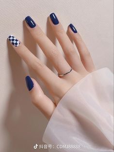 Getting Nails Done Outfit, Kutek Disney, Minimal Nails Art, Beauty Hacks Nails, Hello Nails, Subtle Nails, Simple Gel Nails, Minimal Nails, Blush Nails