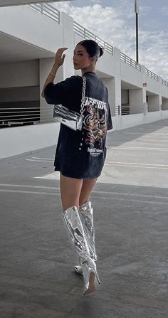 Look Disco, Mode Harajuku, Silver Boots, Looks Country, 21 Savage, Festival Looks, Looks Chic, Looks Style