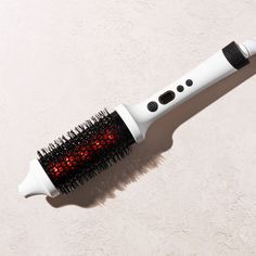 Say hello to our viral thermal brush so you can heat style without the damage and get the 90s supermodel hair of your dreams! Made for day 2 touchups or to style voluminous, bouncy blowouts on dry hair, you can think of our infrared powered heated round brush as the perfect date. If it were an IRL person, it would alwa 90s Supermodel Hair, Supermodel Hair, Bondi Boost, Heated Hair Brush, Thermal Brush, Itchy Scalp, Straightening Brush, Round Brush, Hair Solutions