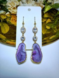 PLEASE READ  Due to the Canada Post strike I can no longer offer free shipping until they are no longer on strike. I've been shipping through Purolator which is charging 5x the cost which is impacting so many small businesses. I truly apologize and I hope to offer free shipping again soon. ♡  Beautiful one of a kind geode earrings. ♡ These dangle earrings will make a statement wherever you go! 24k Gold Plated Geodes & Champagne Gold Crystal Charms. All natural crystals contain some inclusions, c Geode Earrings, Agate Earrings, Earrings Crystal, Earrings Wedding, Canada Post, Crystal Charm, Earrings Boho, Champagne Gold, Wedding Earrings