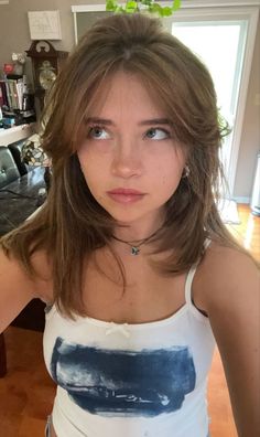 Fringe On Square Face, Short Haircuts For Thick Hair And Round Faces, Bangs For Mid Length Hair, Short Hairstyle With Bandana, Layered Hair Bangs Medium, Thinner Hair Haircuts, Haircut Ideas For Fine Straight Hair, Hair Styles For A Square Face, Sabrina Carpenter Haircut Short Hair