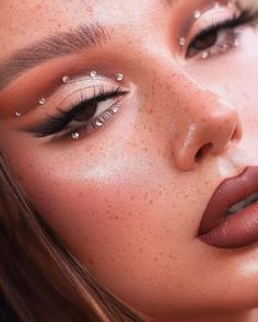 Glitter Make Up Looks, Full Glam Makeup Looks Glitter, Hydrating Foundation, Rhinestone Makeup, 90s Makeup, Rave Makeup, Instagram Coffee, Full Frontal