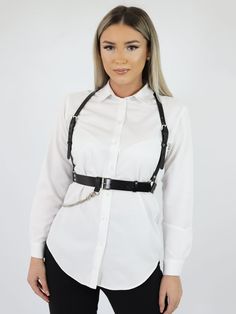 Supple and stylish, Chain Harness Belt is handcrafted using smooth Italian leather. With a belt fitting the waist and slim straps over the shoulders, the piece is easy to wear and incorporate in any outfit. Waist belt width: 3 cm Adjustable using buckles at the waist and shoulders level Designed to be fitted on the waist Harness Plus Size, Plus Size Harness, Waist Harness, Fashion Harness, Leather Harness Women, Harness Women, Harness Outfit, Harness Fashion, Chain Harness