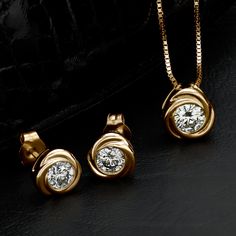 Diamond Solitaire Pendant Jewelry, Diamond Pendant And Earring Set, Pendant Jewelry With Single Cut Diamonds For Gift, Gold Diamond Pendant Earrings, Luxury Solitaire Pendant Jewelry, Gold Plated Pendant Jewelry With Single Cut Diamonds, Stone Earrings Studs, Unique Gold Jewelry Designs, Gold Bangle Set