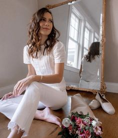 How To Style An All White Outfit + 18 Gorgeous Examples | #whiteoutfit #allwhiteoutfit Dreamy Outfits, Dark Academia Fashion, Academia Fashion, Sinful Colors, All White Outfit, Hair Scarf, White Outfit, China Glaze, Jamberry