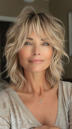 The Best 25 Hairstyles for Thin Hair (Women’s Gallery) | 20+ Simple & Stylish Hairstyles For thin Fine Hair Middle Age Haircut, Best Hairstyles For Thinning Hair, Fine Hair Layers Medium, Hair Styles For 2024 For Women, Haircuts For Thinning Hair, Youthful Haircuts, Fine Hair Cuts, Fine Flat Hair