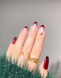 Christmas Nail Designs Easy, Winter Nail Art Designs, Christmas Nails Diy, Santa Nails, Hot Nail Designs, Holiday Nails Christmas, Christmas Nails Easy, Cute Christmas Nails, Christmas Gel Nails