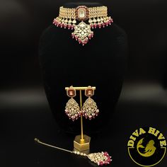 Beautiful silver foil kundan Choker with carved stones. Elevate your style with the exquisite Diva necklace and earring set, exclusively available at our luxury Indian jewelry store. Made with the finest materials, this set is a true reflection of Elegance and glamour, designed to take your look to new heights. Each piece in the set is meticulously crafted to ensure superior quality and attention to detail. The necklace and earring set is the perfect addition to your collection offering versatil Diva Necklace, Kundan Choker, Necklace And Earring Set, Silver Foil, Stone Carving, Gold Plated Jewelry, Jewelry Store, Jewelry Plate, Indian Jewelry