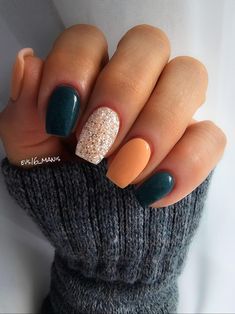 Fall Nails Teal And Orange, October Dipped Nails Ideas, Nashville Nails Ideas Fall, Fall Color Gel Nails, Fall Nails Orange And Green, Easy Dip Nail Ideas, Fall Nails Powder Dip, Fall Nails Green And Orange, Teal Fall Nail Designs