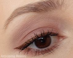 Eye Makeup Products, Makeup Aesthetics, Swan Princess, Aesthetic Gif, Nail Polishes, Makeup Products, Makeup Inspo, The Eye, Eye Shadow