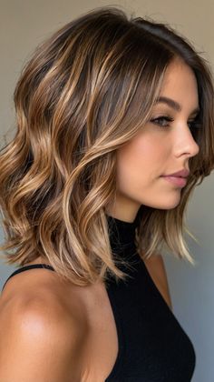 Stylish Lob Haircuts with Balayage for Balayage For Dark Brown Hair Bob 💇 Blonde With Brown Highlights, Haircuts With Balayage, Brown Bob Hair, Lob Haircuts, Bob With Highlights, New Hair Do, Short Brown Hair, Lob Haircut, Ash Blonde Hair