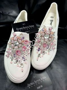 Bedazzled Shoes, Shoe Refashion, Beautiful Wedding Shoes, Shoe Makeover, Fairy Shoes, Diy Sneakers, Creative Shoes, Embellished Shoes, Bling Shoes