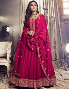 ❤️ Striking red and purple hues for bold sophistication ❤️ Flowing anarkali silhouette for a regal look ❤️ Intricate embroidery and meticulous craftsmanship ❤️ Semi-stitched design for a personalized fit #RedPurpleSuit #AnarkaliSalwarKameez #PantStyleEnsemble #ArabicAttire #BoldSophistication #ConfidenceAndElegance #RegalVibes #ContemporaryTwist #ImpeccableCraftsmanship #SpecialOccasionWear #FashionInspiration #ExpressYourStyle #MakeHeadsTurn #HonoringTradition #IndividualityMatters Nidhi Shah, Pakistani Anarkali, Silk Anarkali Suits, Celana Fashion, Silk Anarkali, Gown Suit, Anarkali Gown, Party Kleidung, Srinagar