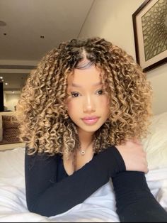 Blonde Hair Biracial, Color Hair Ideas Curly, Honey Brown Blonde Highlights, Honey Brown Hair With Blonde Highlights, Caramel Curly Hair Honey Natural Curls, Best Hair Color For Curly Hair, Light Brown Curly Hair With Highlights, Ash Brown Curly Hair, Blonde Curly Hair Highlights