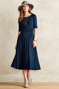 Jersey Midi Dress - anthropologie.com :: perfect for travel, dress up, dress down Winter Fashion Outfits Dressy Classy, Winter Fashion Outfits Dressy, Fall Wedding Outfits, Winter Mode Outfits, Wedding Guest Outfit Fall, Fall Wedding Guest Dress, Wedding Dress Pictures