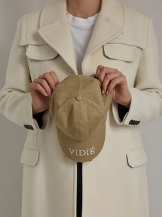 BLONDES - dark beige visor logo 100 % cotton fashion cap for women [VIDIE] Beige Baseball Cap, Minimal Street Style, Cotton Fashion, Dark Beige, Street Style Inspiration