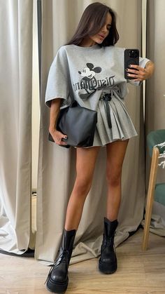 Going Out Dinner Outfits, Dress With Blouse, Boat Party Outfit, Mode Inspiration, Minimal Fashion, Street Styles, Cute Casual Outfits, Look Fashion