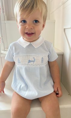 Say hello to our Cape cod smocked boys bubble! The perfect outfit for days on the Cape! Smocked Outfits, Smocked Bubble Romper, Smocked Boy Outfits, Boy Smocked Outfits, Cape Cod Sweatshirt, Baby Boy Bubble Romper, Boys Smocked Outfits, Boys Smock, Smocked Baby Clothes