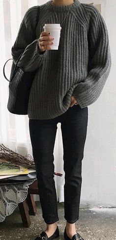 Refreshing Outfits, Minimal Winter Outfit, Women Office, Pullover Cardigan, Outfit Jeans, Hallmark Christmas, Instagram Outfits