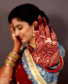 Traditional mehndi Mehndi Designs For Diwali, Mehendi Photoshoot, Bridal Mehendi Designs Wedding, Mehendi Ideas, Traditional Mehndi, Wedding Mehendi, Indian Bride Poses