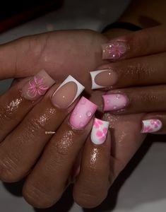 Short Square Acrylic Nails Classy, Freestyle French Tip Nails Short, Soft Pink Nails Black Women, New Nail Designs 2024, Nail Set Ideas Short, Acrylic Nails Freestyle, Simple Nail Sets, Short Nails Ideas Pink, Dope Nail Designs Short Length