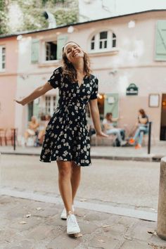 3 Days in Paris Dressy Summer Outfits, Teenage Clothes, Adrette Outfits, Teen Clothes, Stylish Summer Outfits, Latest Tops, Basic Outfits, Summer Outfits Women