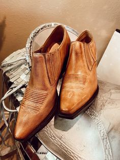 These gorgeous babies are vintage slip on mules! Genuine leather and hand made! Fits true to size. All vintage which means they have been worn before but very very gently! The red mules have a small shadow on them from my window pane but they are the bright solid red all the way across! Final Sale item from Jacie's Closet. Red Mules, Vogue Home, Vintage Slips, Rodeo Drive, Slip On Mules, Vintage Brown, Sale Items, Jumpsuit Dress, Bags Designer