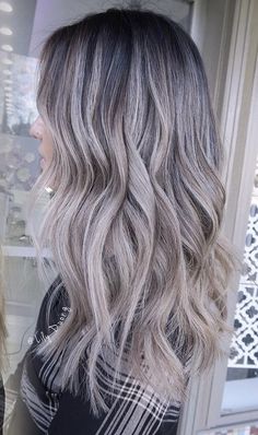 Silvery Blonde Hair, Popular Hair Colors, Platinum Balayage, Icey Blonde, Traveling Couple, Root Melt, Baylage Hair, Grey Blonde Hair