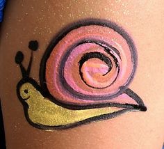 snail face paint designs Snail Face Paint, Summer Face Paint, Simple Face Paint, Simple Face Painting, Easter Face Paint, Face Paint Designs, Easy Face Painting Designs, Bodysuit Tattoos, Festival Face Paint