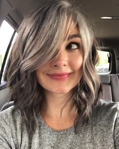 Money Piece On Grey Hair, Silver Hair Highlights, Natural Gray Hair, Transition To Gray Hair, Blending Gray Hair, Gray Hair Highlights, Going Gray