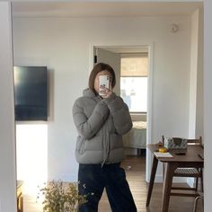 Size Xxs- Fits Like A Xs/S So Warm And Comfy Order Version So It’s Diff From Website Pictures Used But Amazing Condition But Lost The Hat :( Bought For $240 #Puffer #Jacket #Coat #Superpuff #Aritzia Aritzia Puffer Jacket Outfit, Superpuff Aritzia, Aritzia Puffer Jacket, Aritzia Puffer, Aritzia Super Puff, Website Pictures, Aritzia Jacket, Puffer Jacket Outfit, Super Puff