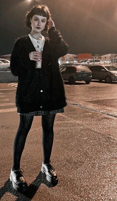 Artsy Goth Aesthetic, 2018 Grunge Outfits, Slasher Inspired Outfits, 90s J Fashion, Comfy Goth Aesthetic, How To Style Creepers, Chic Rock Outfit, Causal Gothic Outfits, Hot Alternative Outfits