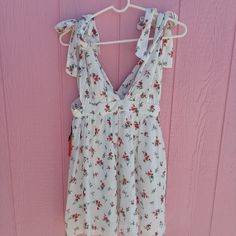 Beautiful Forever 21 Size Small White Floral Dress New With Tags. Dukes Of Dallas Forever 21 You Can Tie The Top Multiple Way ! Perfect For Summer ! Cute Sleeveless Mini Dress With Tie Back, Forever 21 Floral Print Beach Mini Dress, Forever 21 Sleeveless Sundress For Brunch, Forever 21 Summer Floral Mini Dress, Forever 21 Floral Print Mini Dress For Brunch, Forever 21 Summer Sundress For Vacation, Forever 21 Spring Dress, Forever 21 Casual Spring Dress, Forever 21 Sleeveless Mini Dress For Brunch