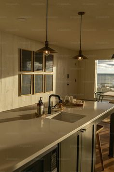 the kitchen counter is clean and ready for us to use in the day time,