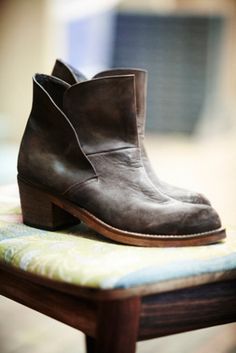 Free People Brooks Ankle Boot Fall Flat Boots, Fancy Boots, Mode Shoes, Shoe Closet, Boot Bag, Flat Boots, Crazy Shoes, Shoe Obsession, Mode Inspiration