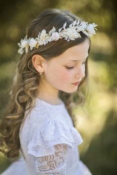 First Communion Hairstyles, Communion Hair, Communion Headpiece, Communion Hairstyles, Ivory Wedding Flowers, Flower Wreath Hair, First Communion Veils, Communion Veils, First Communion Decorations