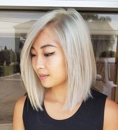 Ash Blonde Side Parted Lob Layered Thick Hair, Trendy We Fryzurach, Thick Hair Cuts, Makeup Tip, Natural Hairstyle, Lob Hairstyle, Shoulder Length Hair Cuts, Collar Bone