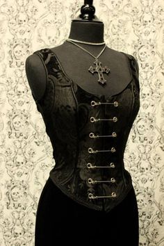 Black Sleeveless Top With Boned Bodice, Gothic Fitted Vest Corset, Yennefer Cosplay, Black Tapestry, Womens Costumes, Sac Diy, Steampunk Clothing, Upcycled Clothing, Unique Clothing