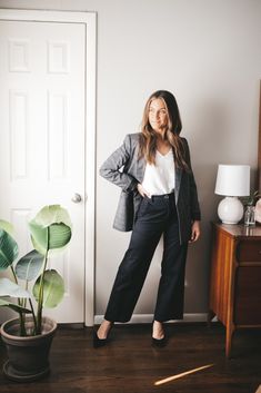 blazer outfit idea with an ivory blouse, black wide leg pants, a gray plaid blazer, and black pumps Outfit Ideas For Winter, Grey Pants Outfit, Blazer Outfit Ideas, Wide Leg Pants Outfit, Ivory Blouse, Black Wide Leg Pants, Grey Blazer, Gray Plaid