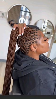 Different Colors Of Knotless Braids, Knotless Braids 27/30, Colour 30 And 33 Box Braids, Highlight Knotless Braids, Color 4 Knotless Braids, Colour 350 Braids, Caramel Braids, Knotless With Color, Colored Knotless Braids For Black Women