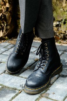 Dc Marten, Dr Martens Men Outfit, Doc Martens Outfit Men, Doc Martens Shoes, Dr Martens Men, Doc Martens Black, Old Man Fashion, Doc Martens Outfit