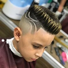 2017 Hair Trends, Waves Haircut, 2018 Hair, Undercut Pompadour, Disconnected Undercut, Ethnic Hairstyles