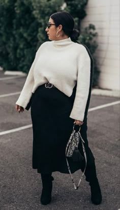 Get ready for fall with these stunning plus size outfit dresses! From cozy knits to chic prints, these dresses will have you looking and feeling fabulous all season long. #plussizefashion #falloutfits #dresses #curvygirl #autumnstyle #bodypositive #fallfashion #ootd #curvystyle #fallvibes Plus Size Fall Outfit Ideas, Lady Outfits, Outfits Fo, Chic Fall Fashion