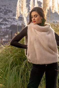 #papelfurs #fur #realfur #mink #minkfur #poncho #minkfurponcho #womensouterwear #womensclothing #winterfashion #winterstyle #elegant #furgarments #furfashion #giftforher #luxury #luxuryfur #luxurygiftforher #sales #sale #furlove #furlovers #ponchostyle #america #nyc 
#california #newjersey #carolina #nycblogger #ootd #wintercollection #fw #fw2024 #exclusivequality #onesizeponcho #onesize Fur Vest Women, Fur Poncho, Layering Style, Real Fur Coat, Oversized Collar